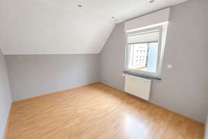 Charmante und sanierte Doppelhaushälfte mit Hinterhaus in guter Lage von Frankfurt-Sossenheim – 65936 Sossenheim, Frankfurt am Main – Vorschaubild 11