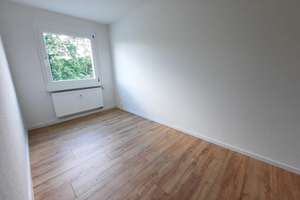 Frisch renovierte 3 R Whg mit Balkon und Wanne  – Löwenhainer Straße 26, 1279 Tolkewitz/Seidnitz-Nord, Dresden – Vorschaubild 4