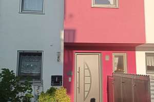Schönes gepflegtes Reihenhaus Provisionsfrei zu verkaufen – Die vollständige Adresse der Immobilie erhältst du vom Anbieter., 84478 Waldkraiburg – Vorschaubild 3