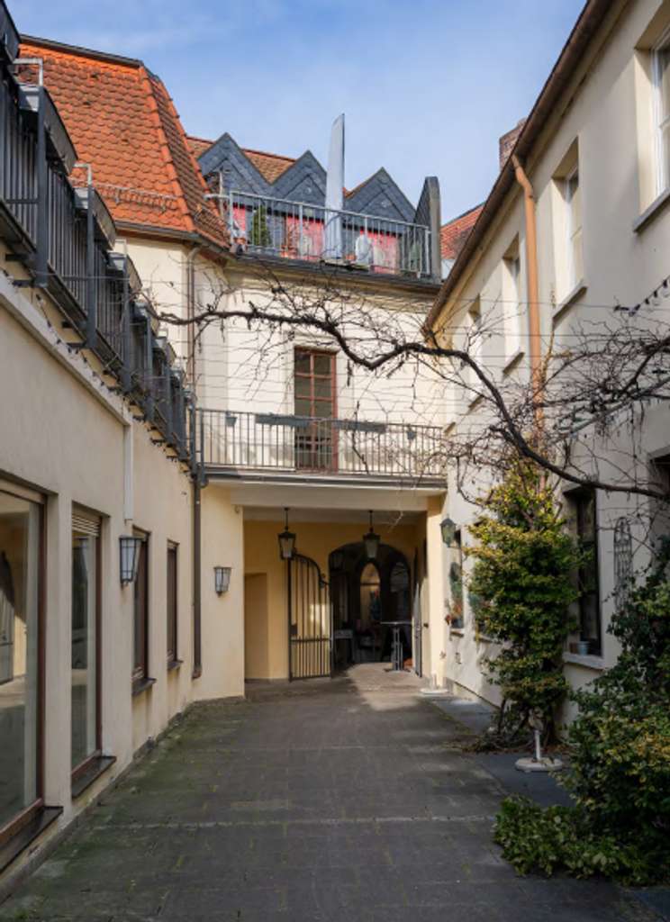 Immobilie in Bad Kissingen - Direkt von Eigentümer: Wohnung zur Sanierung in der Fußgängerzone beste Lage - Bild 1