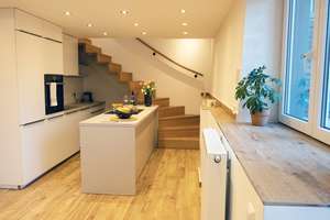 freundliche 4,5-Zimmer-Wohnung auf 2 Etagen mit EBK in Stuttgart – Rohrackerstraße 55, 70329 Hedelfingen (Ortsteil), Stuttgart – Vorschaubild 2