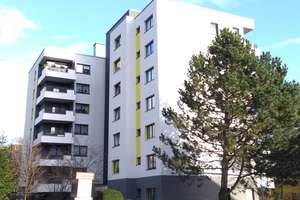 Modernisierte 2-Zimmer-Wohnung mit Balkon in D-Hassels