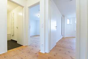 Dachgeschosstraum mit Galerie & Balkon | 2 Bäder | Aufzug | Dielenboden | Stellplatz mgl. – Wurzner Straße 156a, 4318 Sellerhausen-Stünz, Leipzig – Vorschaubild 9
