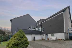 Einfamilienhaus mit Wintergarten, Doppelgarage und großer Dachterrasse – Die vollständige Adresse der Immobilie erhältst du vom Anbieter., 45357 Dellwig, Essen – Vorschaubild 3