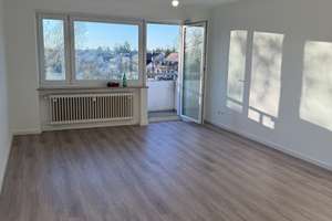 Helle 2-Zimmer-Wohnung mit Balkon, Aufzug & Südausrichtung – Wasserburger Landstraße 211, 81827 Waldtrudering, München – Vorschaubild 1