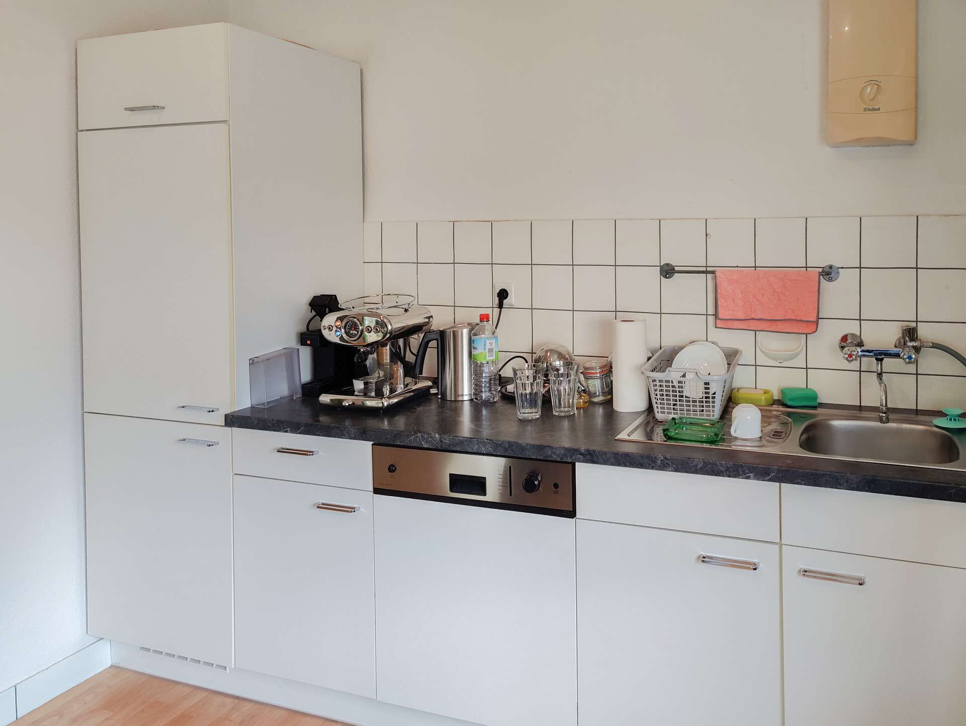 Immobilie in Weyerbusch - Teilvermietetes Zweifamilienhaus als derzeitiges Wohn-/Geschäftshaus in Weyerbusch! - Bild 1