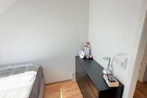Charmante Dachgeschosswohnung mit Tiefgaragenstellplatz in Bielefeld – Die vollständige Adresse der Immobilie erhältst du vom Anbieter., 33607 Mitte, Bielefeld – Vorschaubild 9
