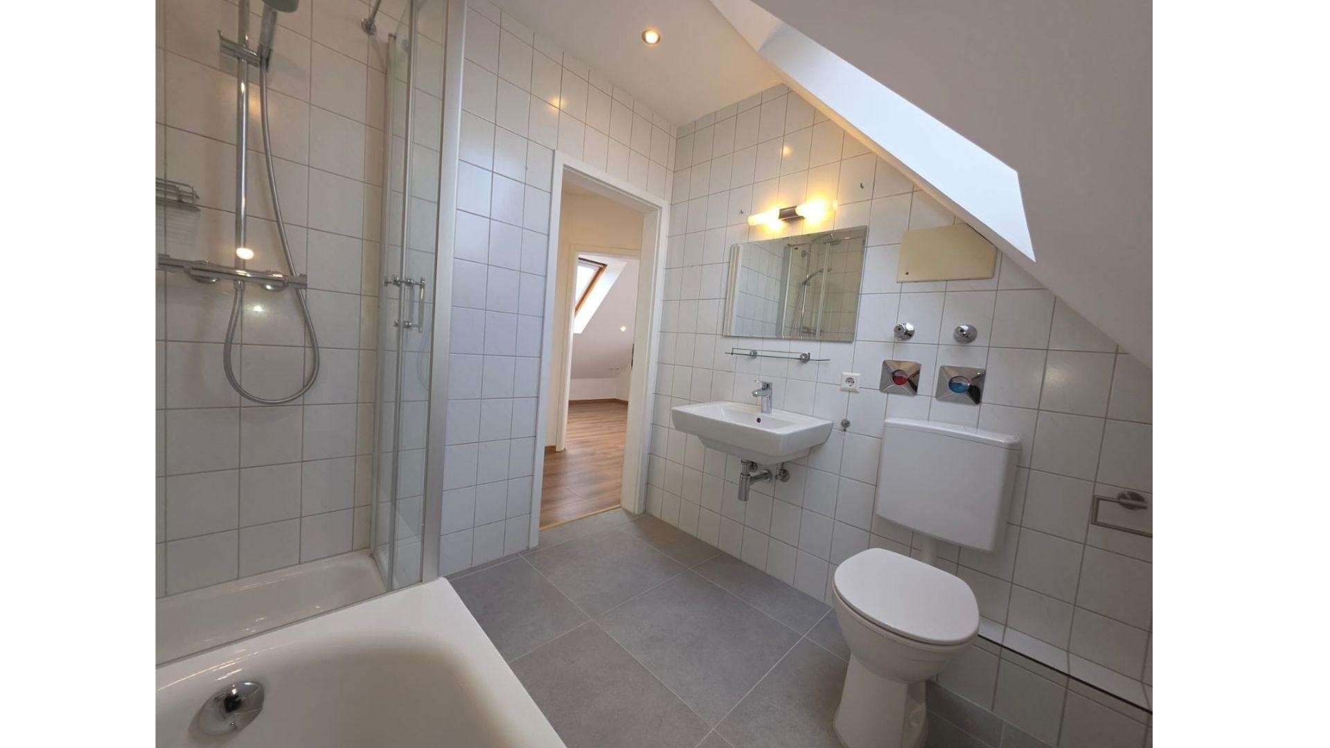 Immobilie in Offenbach an der Queich - Wohngefühl 95m²: Sanierte Maisonette | EBK | 2 Stellplätze | 125kWh | 950€ Mietwert! - Bild 6