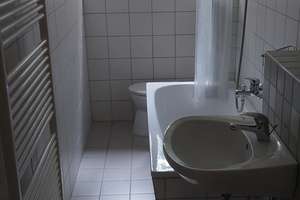 Bezugsfrei! Altbauwohnung im Kiez von Adlershof provisionsfrei zu verkaufen! – Altheider Straße 15, 12489 Adlershof, Berlin – Vorschaubild 4