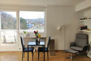 Helle 1-Zimmer-Wohnung mit großem Balkon und Ausblick ins Grüne in Stuttgart-Botnang – Regerstraße 60, 70195 Botnang-Ost, Stuttgart – Vorschaubild 1