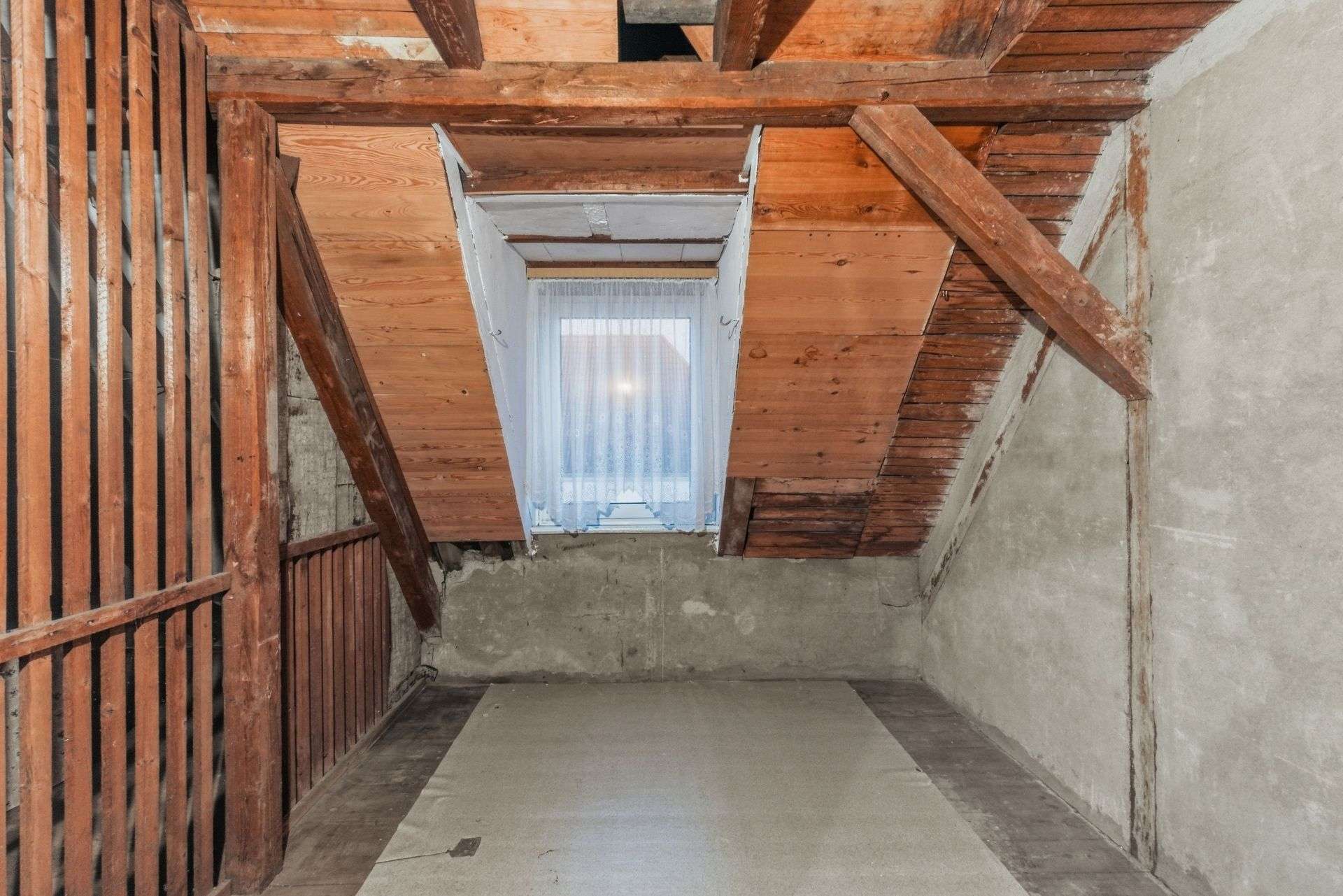 Immobilie in Gröditz - Geräumige 3 Raumwohnung mit extra viel Nutzfläche für Ihre Hobbys - Bild 1