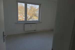 Charmante Wohnung mit toller Loggia // 2.OG rechts – Bartenslebenring 16, 38448 Tiergartenbreite, Wolfsburg – Vorschaubild 3
