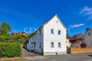 Zweifamilienhaus mit Baufenster - Kapitalanlage oder Eigennutzung – Die vollständige Adresse der Immobilie erhältst du vom Anbieter., 35630 Ehringshausen – Vorschaubild 2