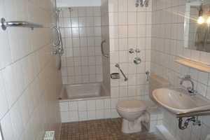Seniorengerechte 2-Zimmer-Wohnung mit Balkon in Stadtnähe – Friedrich-Karl-Str. 111, 46045 Oberhausen – Vorschaubild 2