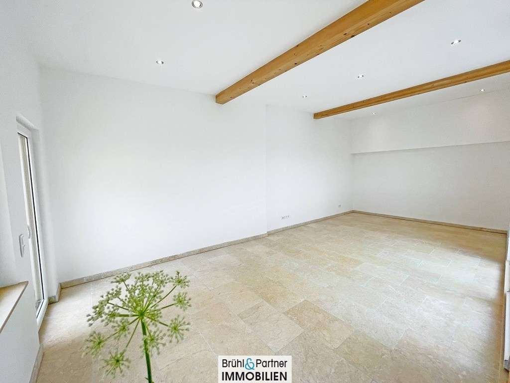 Immobilie in Nierstein - Ziehen Sie mit Ihren Eltern ein - zwei kernsanierte Häuser nebeneinander - modern und pflegeleicht - Bild 1