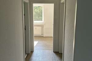 Modernisierte Wohnung mit 3,5 Zimmern und Balkon in Bochum-Eppendorf - Bezug ab 01.12.26 – Lilienweg 42, 44869 Eppendorf, Bochum – Vorschaubild 6