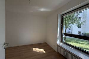 Sanierte 2,5 Zimmerwohnung mit Balkon und Einbauküche – 81375 Neuhadern, München – Vorschaubild 12