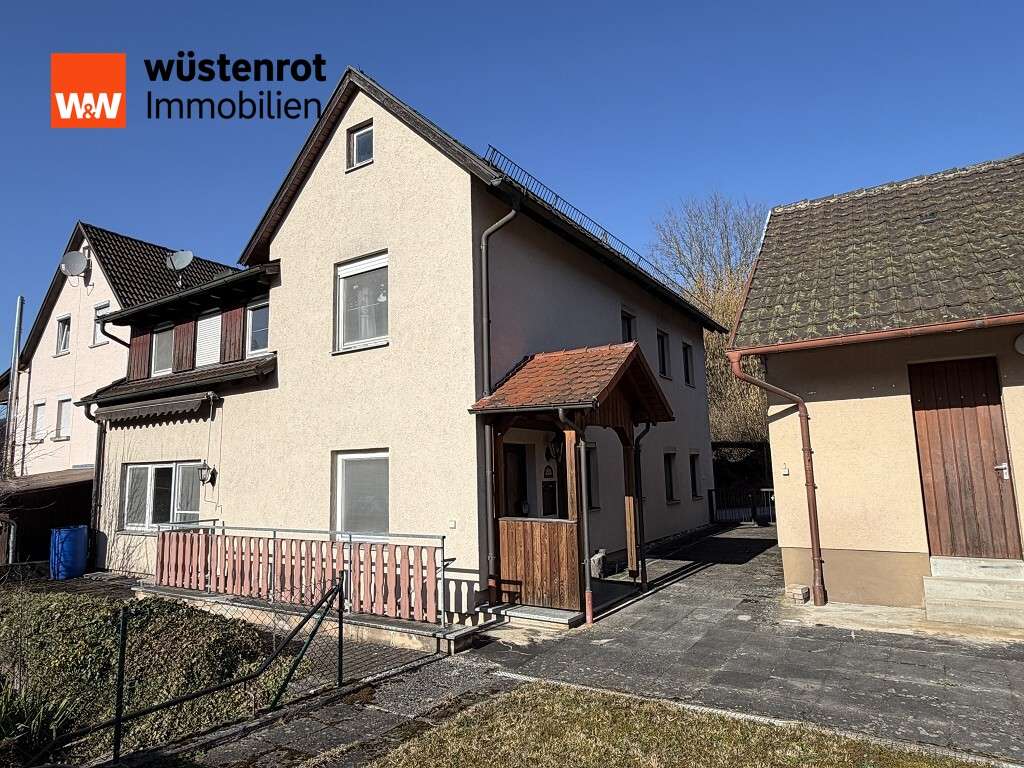 Immobilie in Sulzbach-Laufen - Wohnhaus im Ortskern mit zwei Wohnungen und großem Nebengebäude - Bild 3