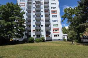 Hauptstadtmakler-Bezugsfreie Wohnung mit Stellplatz und tollem Ausblick
