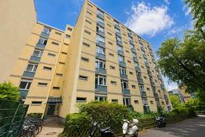 freie Wohnung in Tiergarten mit Spreeblick