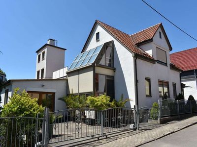 Sehr gepflegtes Einfamilienhaus mit top-aktueller technischer Ausstattung und Gewerbeeinheit!