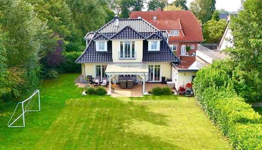 Bild von Moderne Stadtvilla mit Blick ins Naturschutzgebiet