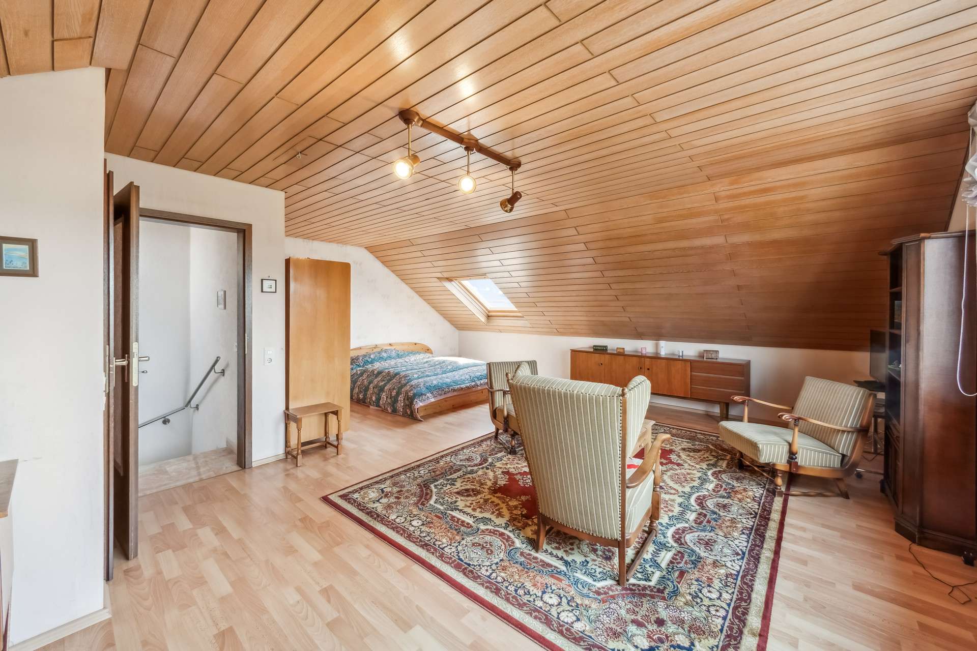 Immobilie in Kleinostheim - Wohnen, wo andere Urlaub machen – Ihr Zuhause mit Mainblick und Gartenidylle - Bild 1