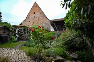 Ruhige Gartenidylle mitten in Walldorf – saniertes, Zweifamilienhaus mit Maisonette-Wohnung – Die vollständige Adresse der Immobilie erhältst du vom Anbieter., 69190 Walldorf – Vorschaubild 1