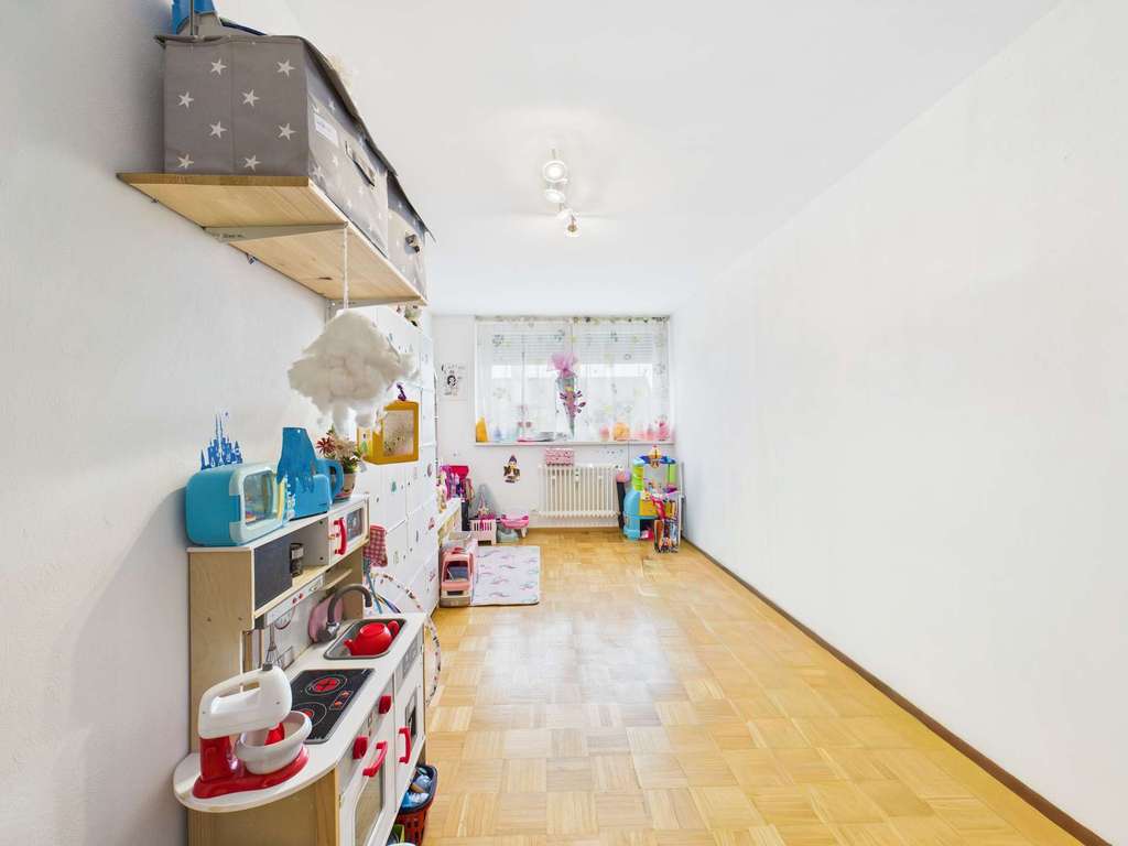 Immobilie in Rheinstetten - Perfekt für Familie oder Kapitalanleger: 4 Zimmer, Balkon & Garage - Bild 1