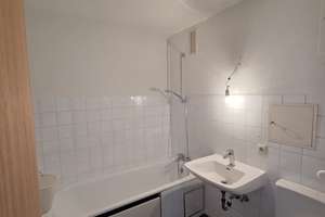 Helle 2-Zimmer-Wohnung mit Balkon und Panoramablick – Die vollständige Adresse der Immobilie erhältst du vom Anbieter., 70437 Freiberg, Stuttgart – Vorschaubild 4