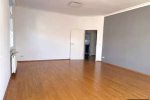 Top gepflegte helle 3,5 -Zimmer-Wohnung mit Balkon in historischem Ambiente – Die vollständige Adresse der Immobilie erhältst du vom Anbieter., 73207 Plochingen – Vorschaubild 3