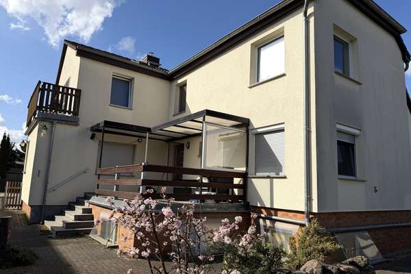 Ein Zuhause mit Platz für Generationen – 8 Zimmer, Garten und Garage