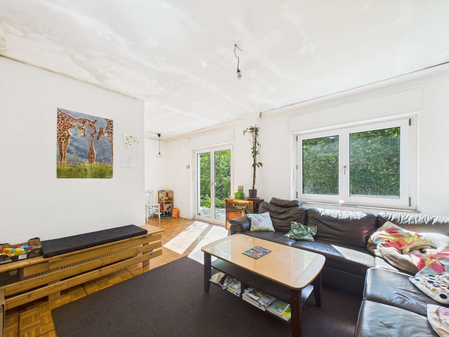 Immobilie in Georgensgmünd - Sanierungsbedürftiges Familienhaus im Herzen von Georgensgmünd – mit großem Garten und viel Potenzia - Bild 2