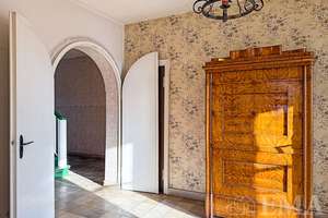 Verborgene Schönheit im Grünen – Historische Altbauvilla auf traumhaftem Waldgrundstück – Die vollständige Adresse der Immobilie erhältst du vom Anbieter., 14612 Falkensee – Vorschaubild 2
