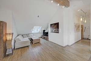 Liebe auf den ersten Blick: Gemütliche Dachgeschosswohnung in Bochum-Hiltrop – Die vollständige Adresse der Immobilie erhältst du vom Anbieter., 44805 Bergen/Hiltrop, Bochum – Vorschaubild 2