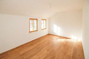 Bezaubernde Doppelhaushälfte mit liebevollen Details und Garage in Rottweil! – Die vollständige Adresse der Immobilie erhältst du vom Anbieter., 78628 Rottweil – Vorschaubild 3