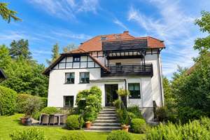 Liebevoll sanierte Altbauvilla (Mehrgenerationenhaus) mit parkähnlichem Grundstück & eigen. Bachlauf – Die vollständige Adresse der Immobilie erhältst du vom Anbieter., 32760 Detmold – Vorschaubild 3
