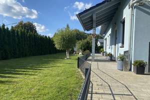 Sehr schöner, moderner Bungalow mit großem Carport in Störnstein zu verkaufen! – Die vollständige Adresse der Immobilie erhältst du vom Anbieter., 92721 Störnstein – Vorschaubild 1