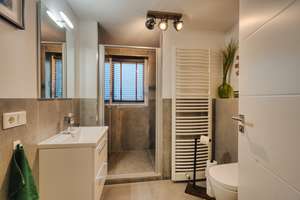 Luxuriöses Anwesen in Leverkusen: Eleganz, Jacuzzi, und Sauna in begehrter Lage – 51371 Hitdorf, Leverkusen – Vorschaubild 8