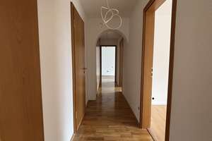 Helle 4-Zimmer-Wohnung mit Südost-Balkon & Garage – Die vollständige Adresse der Immobilie erhältst du vom Anbieter., 90473 Langwasser Südost, Nürnberg – Vorschaubild 8
