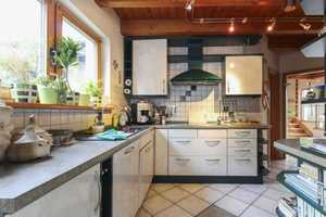 Zögern Sie nicht: Großzügiges EFH mit Garten und 2 Garagenstellplätzen mit guter Anbindung – Tuttlingen (Kreis) – Vorschaubild 9
