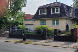 Wohnen am Waldrand: Großzügiges Haus mit Traumgarten in ruhiger Toplage Hermsdorf