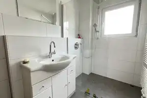 Geräumiges Wohnhaus für 2 Parteien in ruhiger Lage von Rödermark-Urberach! – Offenbach (Kreis) – Vorschaubild 4