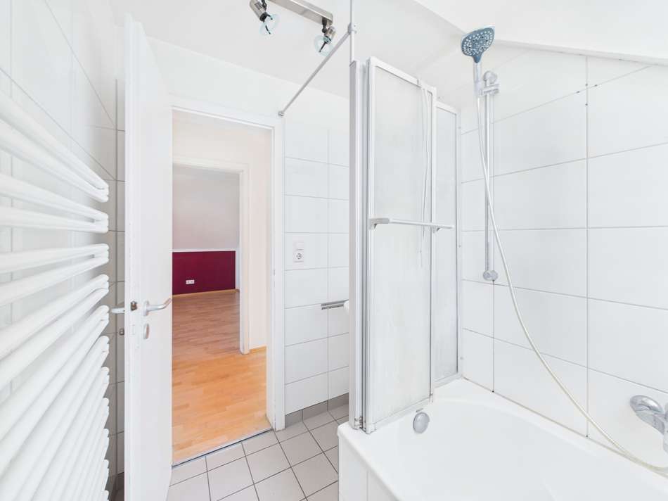 39 Badezimmer (Wohnung 2.OG)