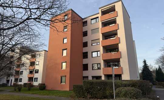 +++ Freie 2-Zimmer-Wohnung mit Balkon und PKW-Einstellplatz +++