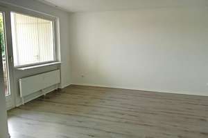 WBS erforderlich, 3 Zimmer Wohnung mit Balkon in Neumühl zu vermieten – Gartenstraße 164, 47167 Neumühl, Duisburg – Vorschaubild 1