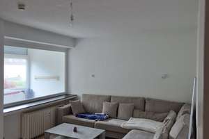 3-Zimmer-Wohnung in Hannover Sahlkamp inklusive Couch und Küche