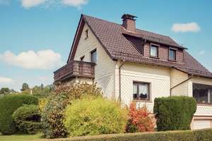 ***HerzensRaum*** 
Romantisches Haus trifft 
vielseitige Möglichkeiten.
Provisionsfrei für Kaufen – Die vollständige Adresse der Immobilie erhältst du vom Anbieter., 35638 Leun – Vorschaubild 3