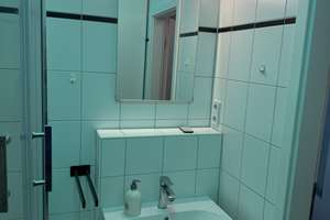 Stilvoll möblierte 2-Zimmer-Altbauwohnung mit großem Balkon – Anzengruberstraße 6, 30655 List, Hannover – Vorschaubild 17