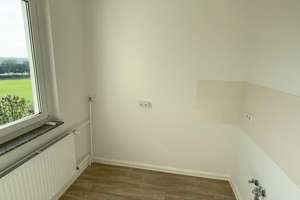 Charmante Wohnung mit Balkon – Helmut-Kohl-Straße 63, 6842 Innerstädtischer Bereich Süd, Dessau-Roßlau – Vorschaubild 4